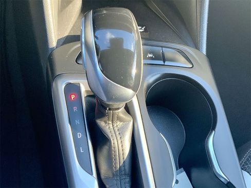 Used 2024 Buick Envista Preferred w/ Convenience II Package image 16