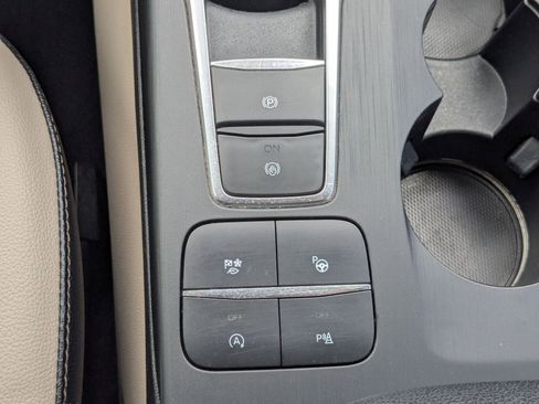 Used 2020 Ford Escape Titanium AWD/4WD image 24