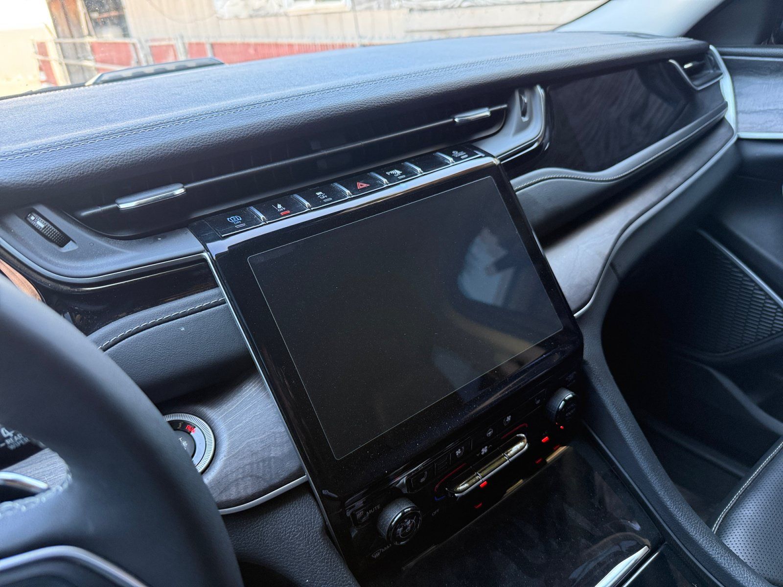 Used 2023 Jeep Grand Cherokee 30th Anniversary AWD/4WD image 19