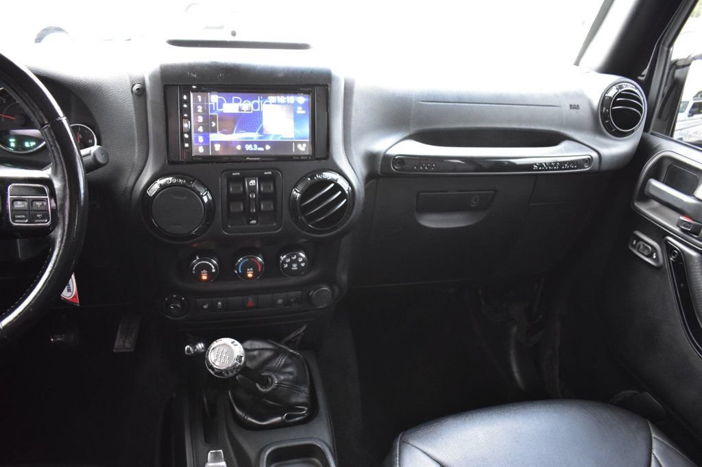 Used 2015 Jeep Wrangler Unlimited Sahara AWD/4WD image 29
