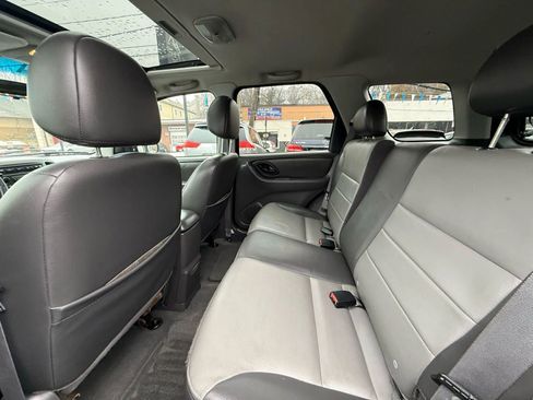 Used 2003 Ford Escape XLT image 32