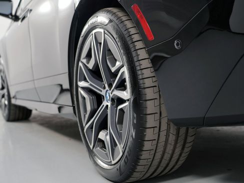 Used 2022 BMW iX xDrive50 w/ Premium Package image 65