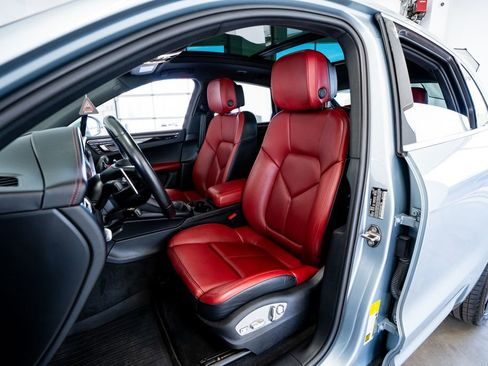 Used 2023 Porsche Macan S image 34