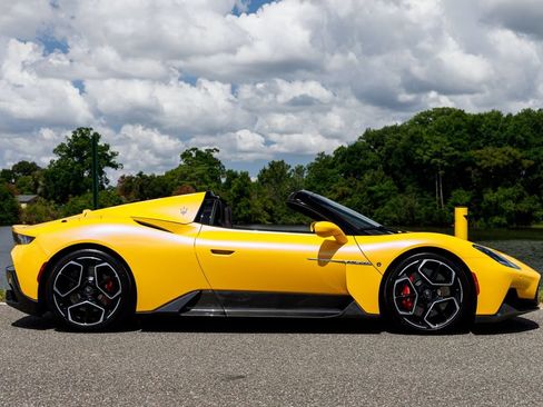 Used 2023 Maserati MC20 Spyder RWD image 2