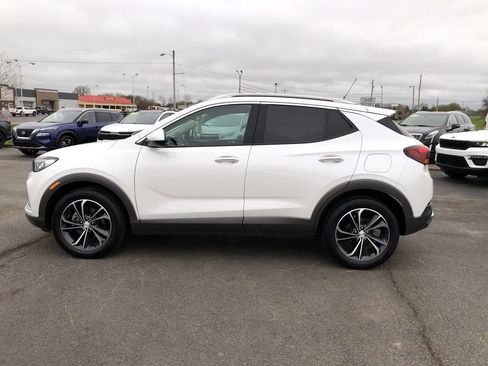 Used 2022 Buick Encore GX Essence image 11