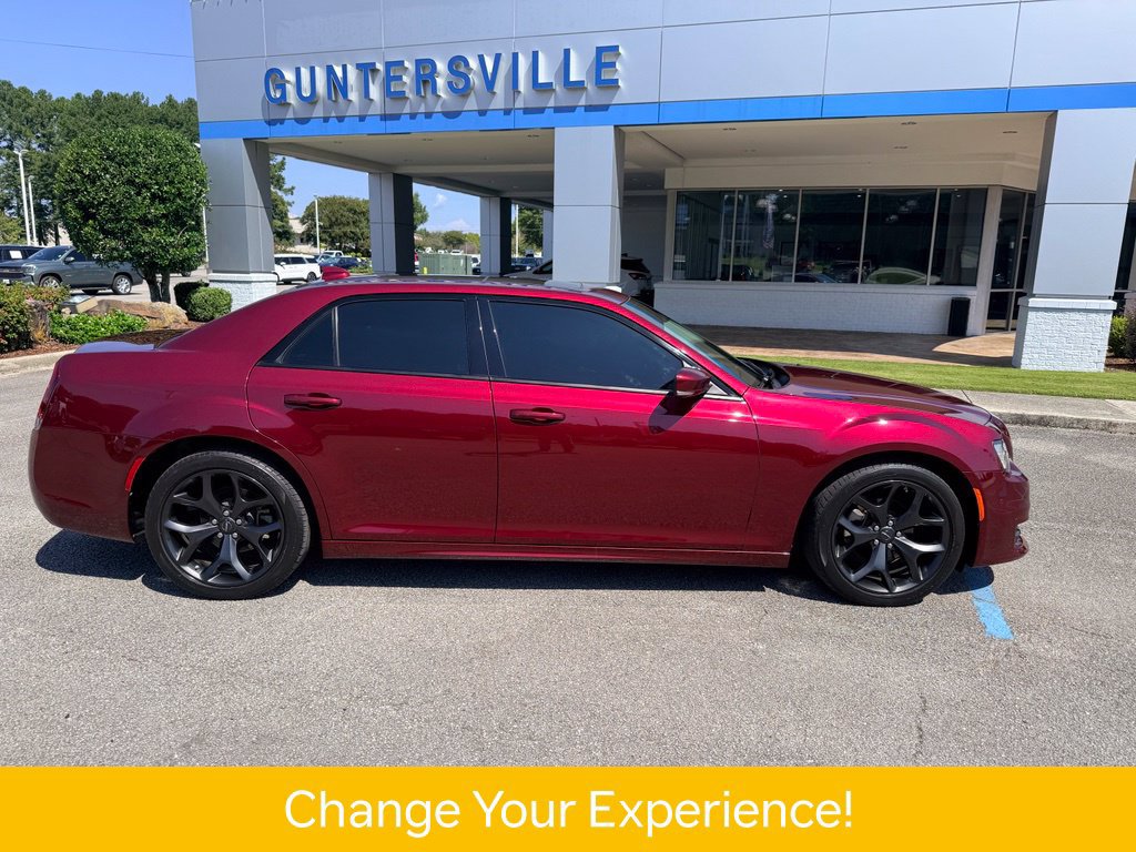 Used 2023 Chrysler 300 Touring L w/ Popular Equipment Group RWD image 4