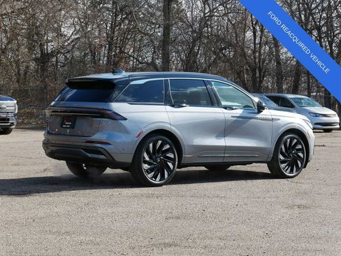 Used 2024 Lincoln Nautilus Black Label w/ Jet Appearance Package (87T) image 3