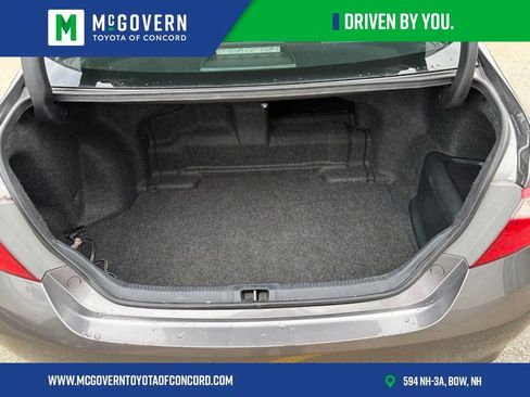 Used 2017 Toyota Camry SE w/ Moonroof Package image 16