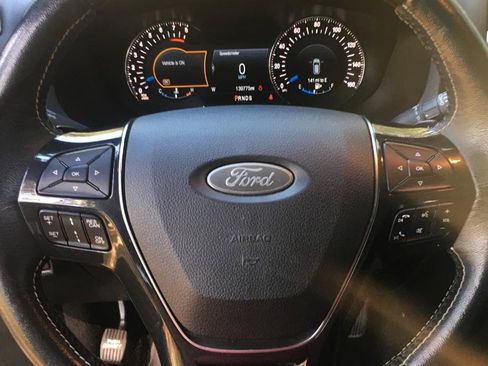 Used 2017 Ford Explorer Platinum AWD/4WD image 25