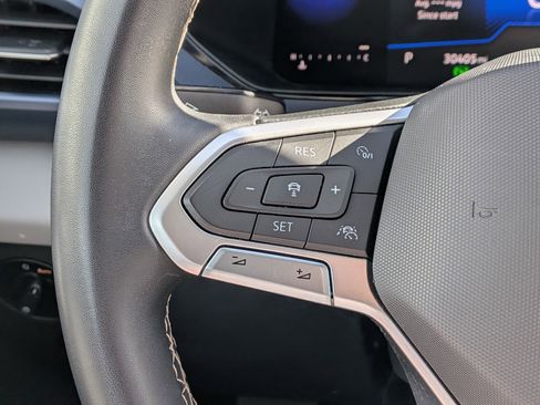 Certified 2023 Volkswagen Taos SE w/ Panoramic Sunroof Package image 19