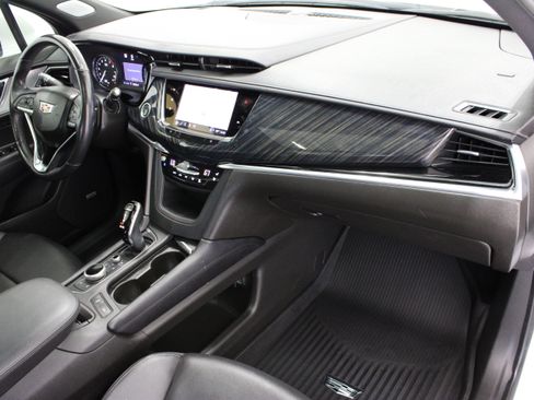 Used 2023 Cadillac XT6 Premium Luxury w/ Technology Package FWD image 41