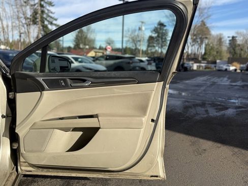 Used 2019 Ford Fusion SEL image 19