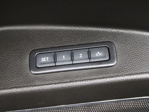 Used 2017 Chevrolet Suburban LT image 21