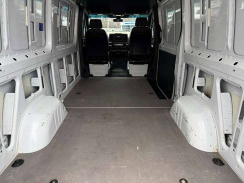 Used 2025 Mercedes-Benz Sprinter 2500 image 43