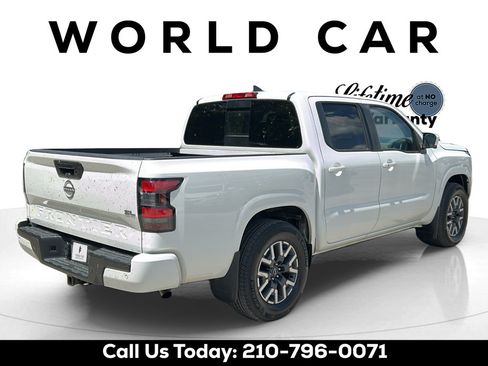Used 2025 Nissan Frontier SL RWD image 3