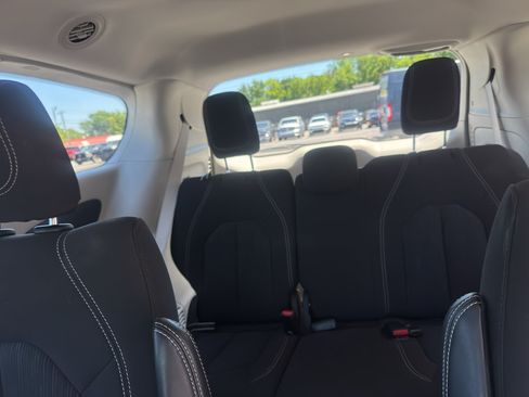 Used 2024 Chrysler Voyager LX FWD image 15