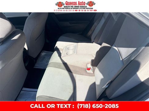 Used 2019 Toyota Corolla LE FWD image 11