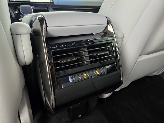 New 2026 Land Rover Range Rover Sport SE AWD/4WD image 13