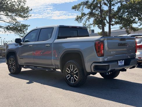 Used 2023 GMC Sierra 1500 AT4 w/ AT4 Preferred Package AWD/4WD image 10