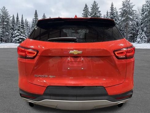 Used 2025 Chevrolet Blazer LT image 4