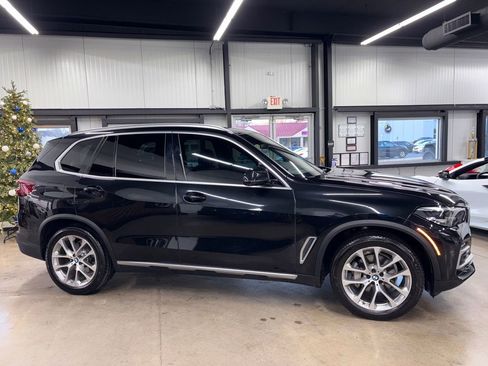 Used 2021 BMW X5 xDrive40i w/ Premium Package image 12