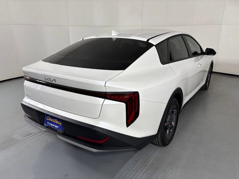 New 2026 Kia K4 FWD image 8