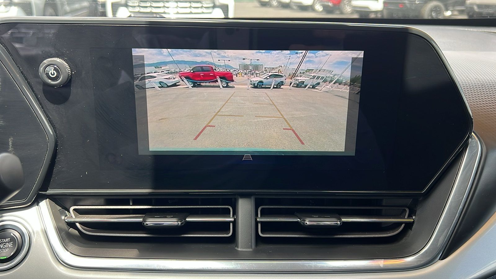 Certified 2025 Chevrolet Trax LT FWD image 23