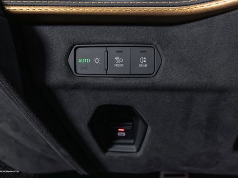 Used 2025 Lamborghini Revuelto image 27