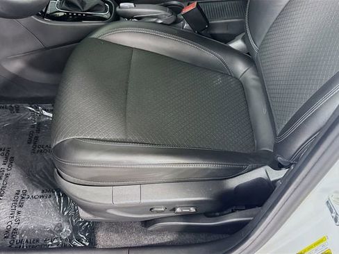 Used 2022 Buick Encore Preferred w/ Safety Package FWD image 18
