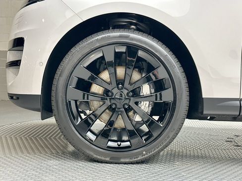 New 2026 Land Rover Range Rover Sport SE AWD/4WD image 13
