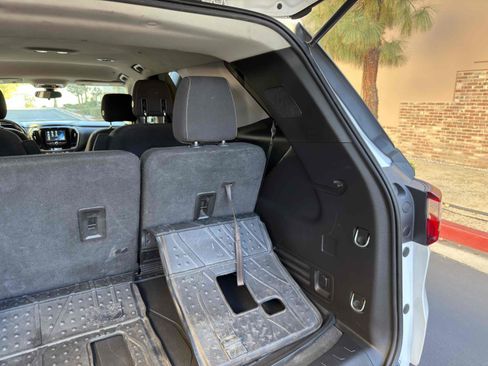 Used 2018 Chevrolet Traverse LT w/ LPO, Black Accent Package image 74