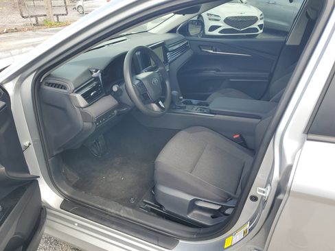 Used 2025 Toyota Camry LE FWD image 11