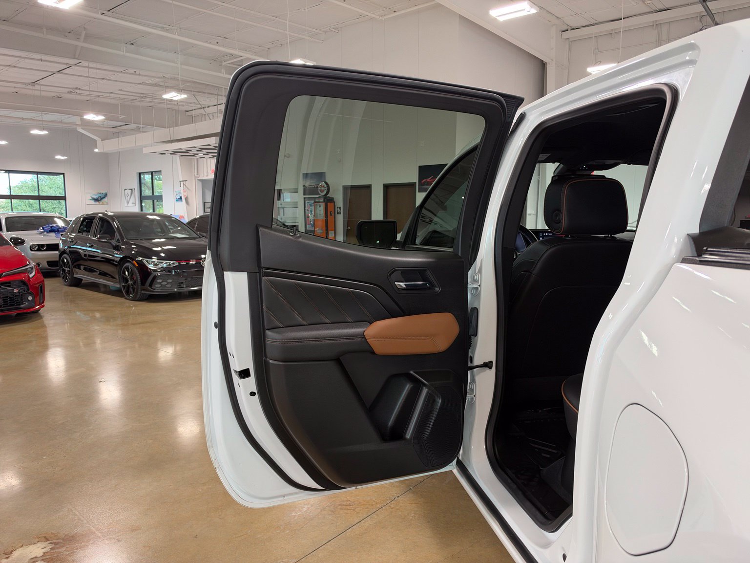 Used 2025 GMC Canyon AT4 AWD/4WD image 34