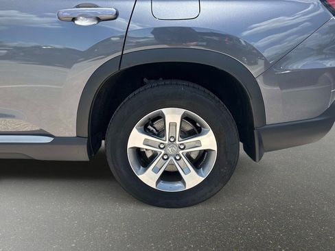 Used 2025 Honda Pilot EX-L image 10
