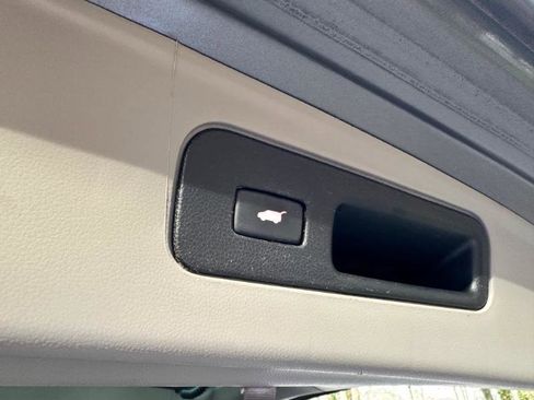 Used 2012 Honda Pilot Touring image 16