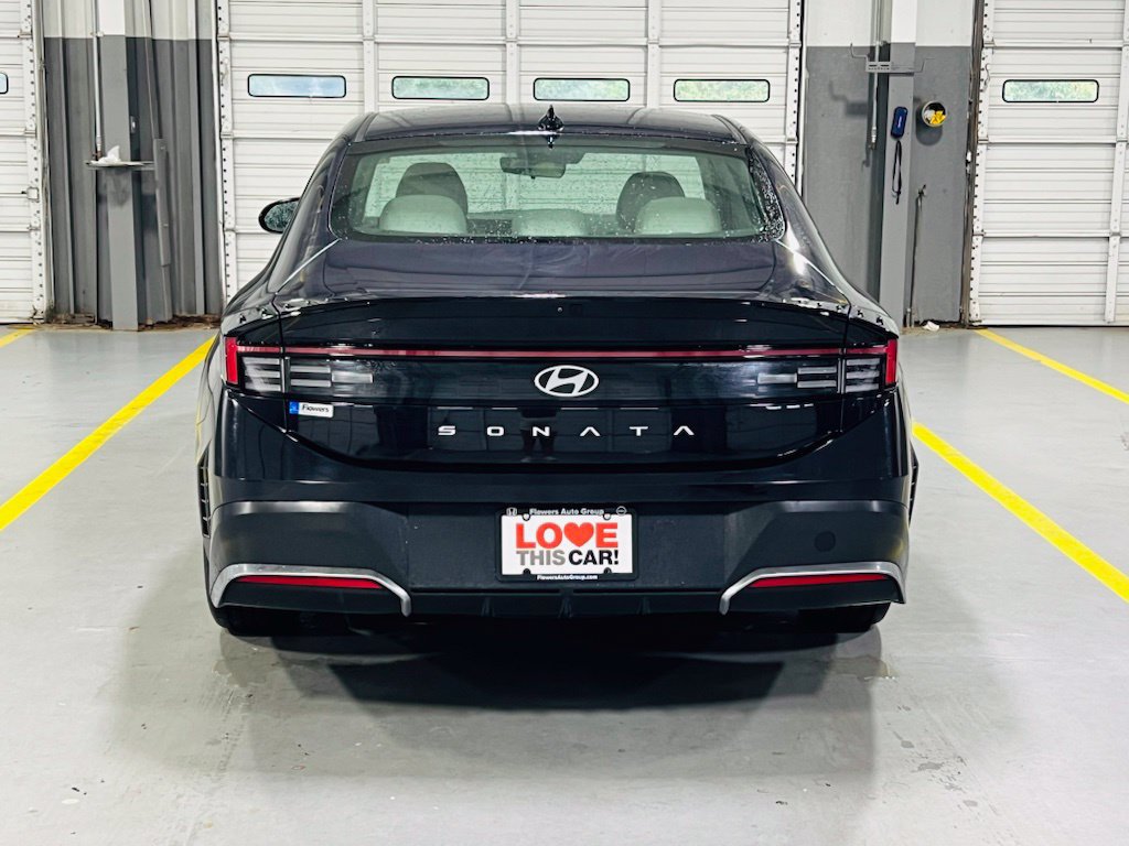 Used 2025 Hyundai Sonata SEL FWD image 16