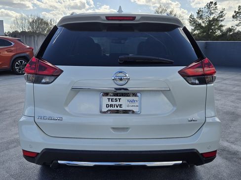 Used 2019 Nissan Rogue SL image 9
