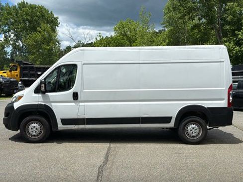 Used 2026 RAM ProMaster 2500 w/ Convenience Group FWD image 4