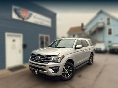 Used 2018 Ford Expedition XLT AWD/4WD image 1