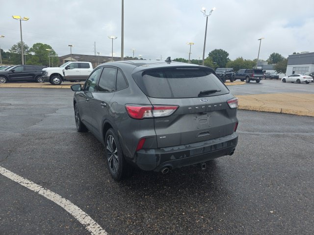 Certified 2022 Ford Escape SE w/ SE Sport Appearance Package FWD image 5
