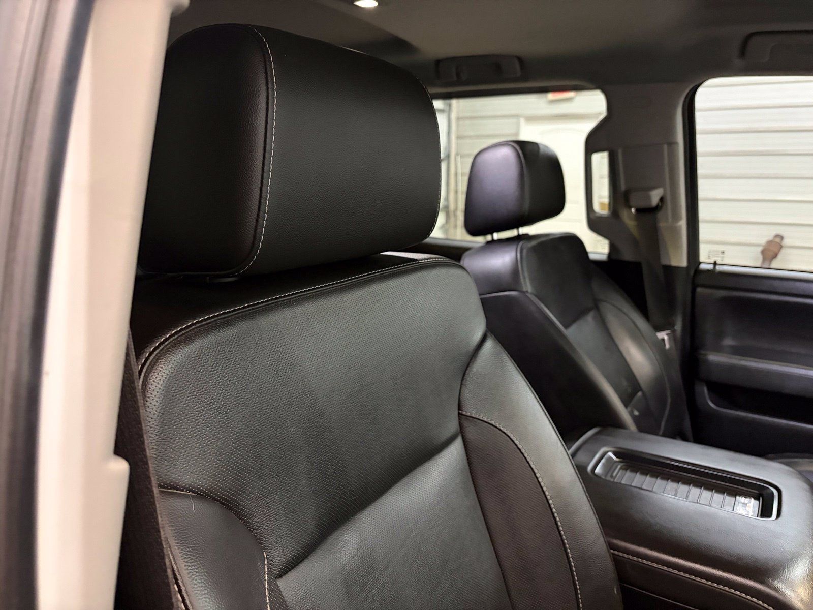 Used 2019 GMC Sierra 2500 SLT w/ Duramax Plus Package AWD/4WD image 26