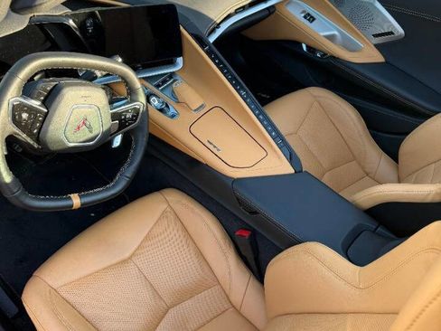 Used 2023 Chevrolet Corvette Stingray 2dr Convertible w/2LT image 3