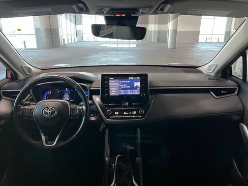 Used 2022 Toyota Corolla Cross XLE w/ Convenience Package AWD/4WD image 38