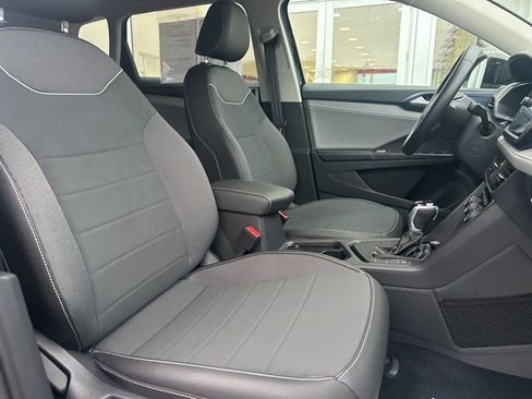 Used 2024 Volkswagen Taos SE image 14