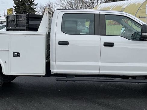 Used 2019 Ford F250 XL w/ Power Equipment Group image 5