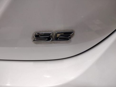 Used 2018 Toyota Camry L image 14