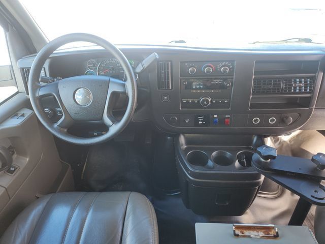 Used 2014 Chevrolet Express 2500 RWD image 27
