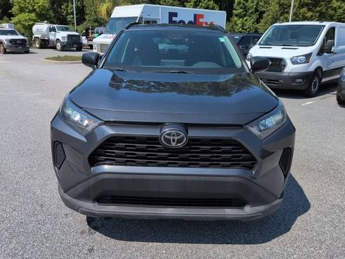 Used 2021 Toyota RAV4 LE FWD image 9