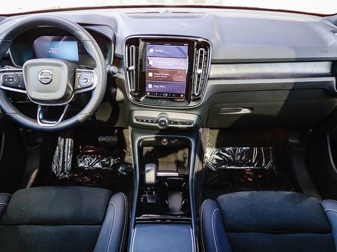 Used 2023 Volvo C40 P8 Recharge Ultimate image 14