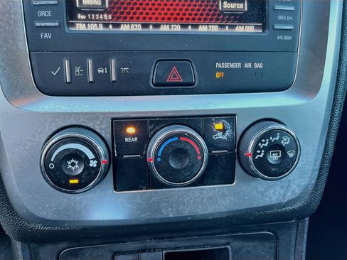 Used 2016 GMC Acadia SLE FWD image 15
